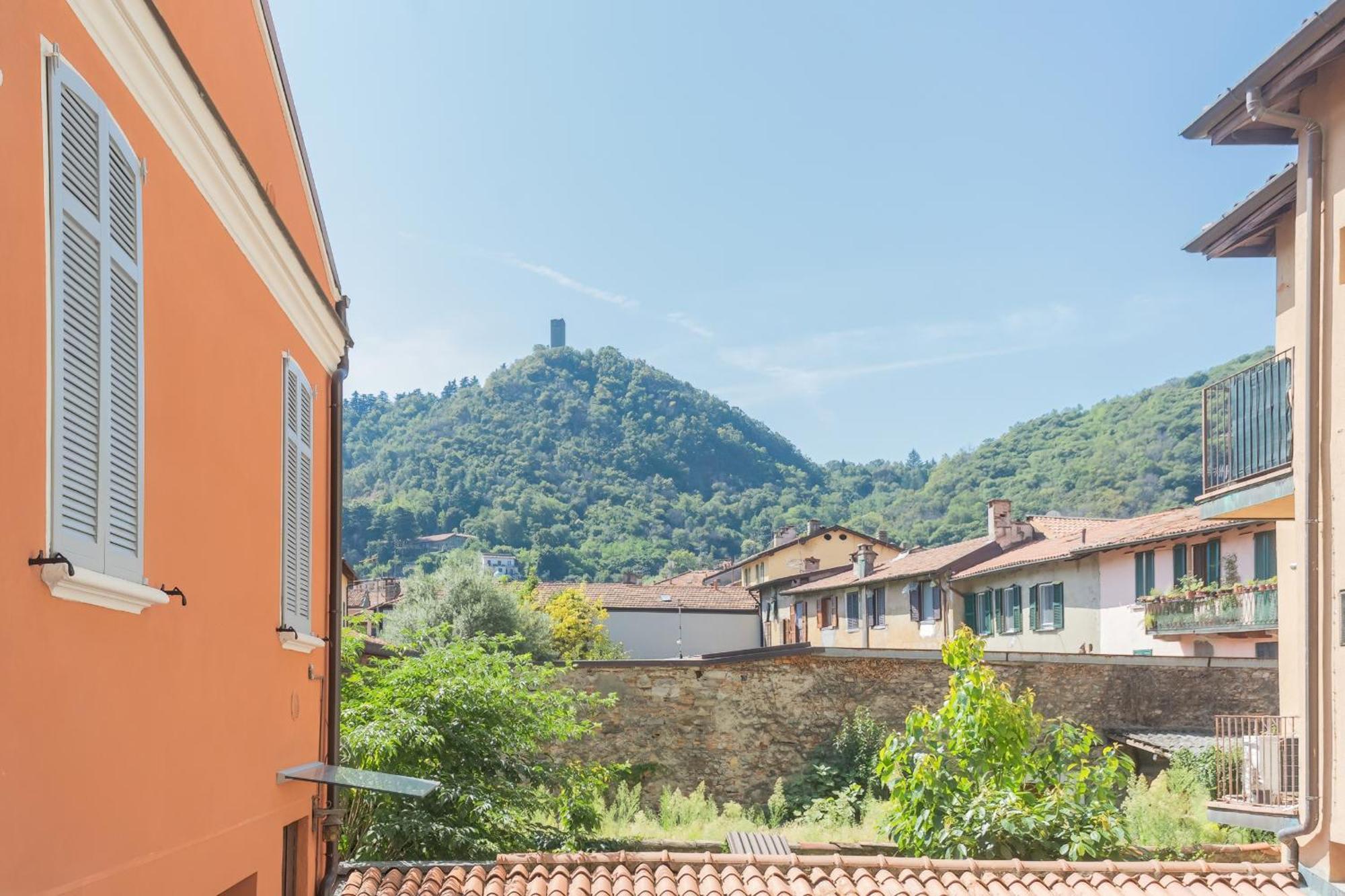 Manaraquattro - Apartament In Como Near The Center With Free Parking - Lake كومو المظهر الخارجي الصورة